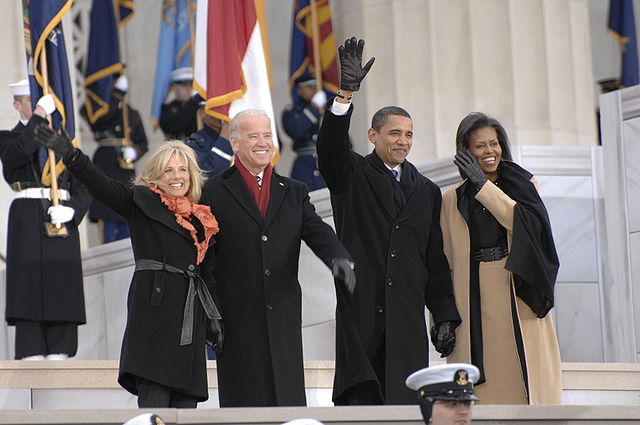 Obamas_and_Bidens_at_Lincoln_Memorial_1-18-09_hires_090118-N-9954T-057